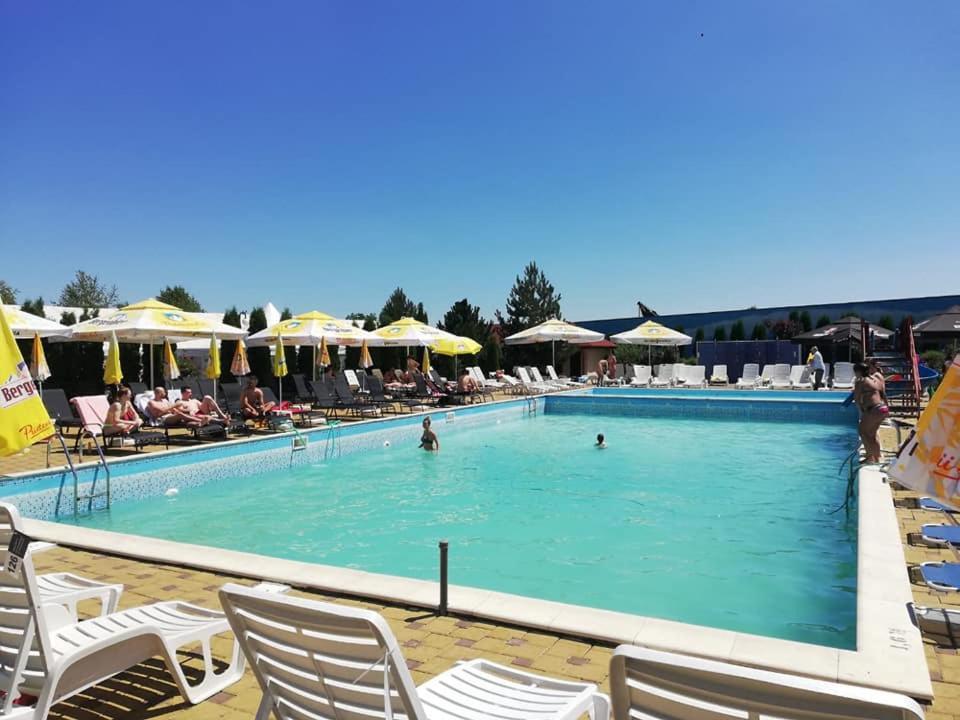 Отель Aqua Party Виктория Экстерьер фото