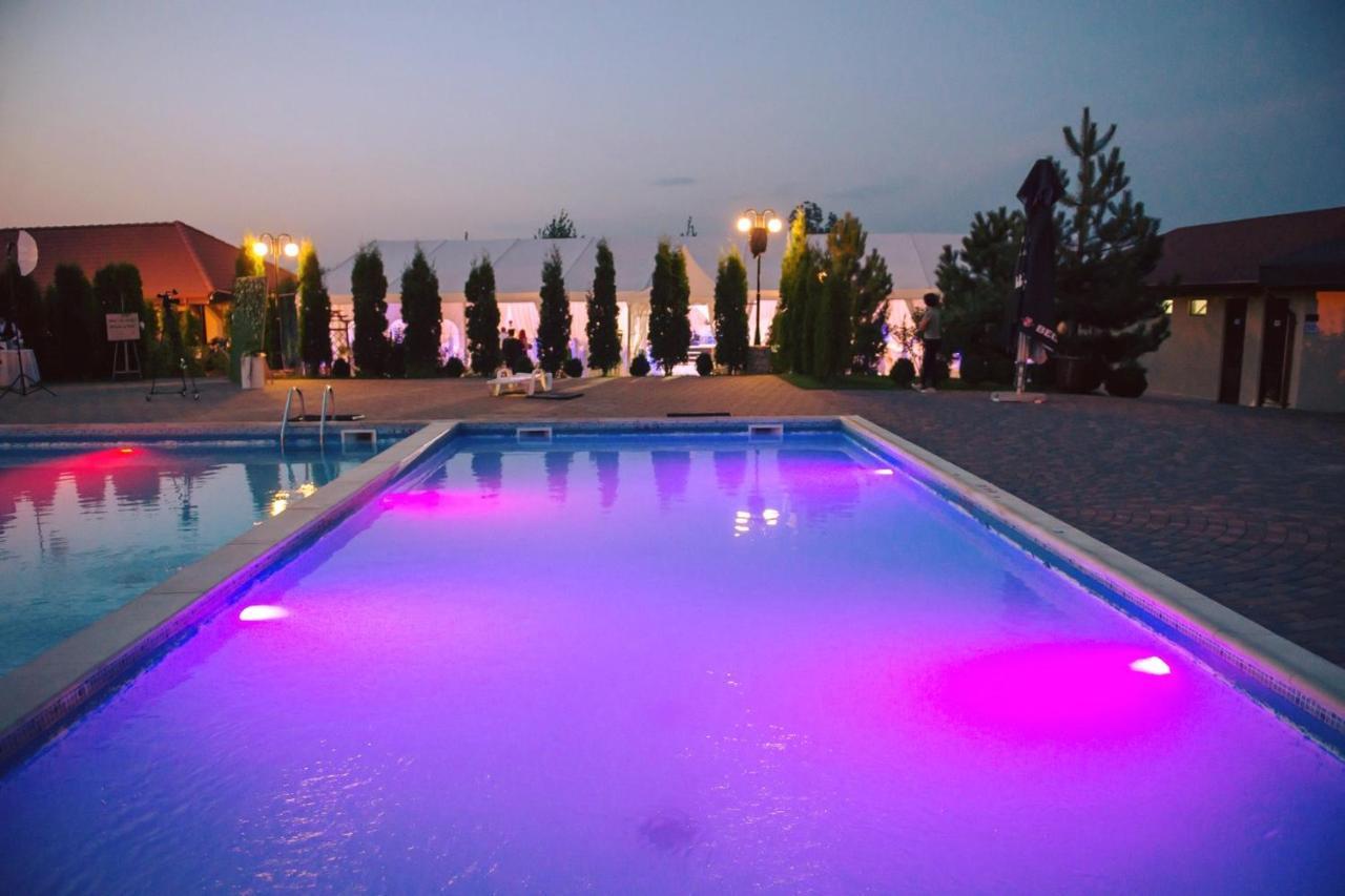 Отель Aqua Party Виктория Экстерьер фото